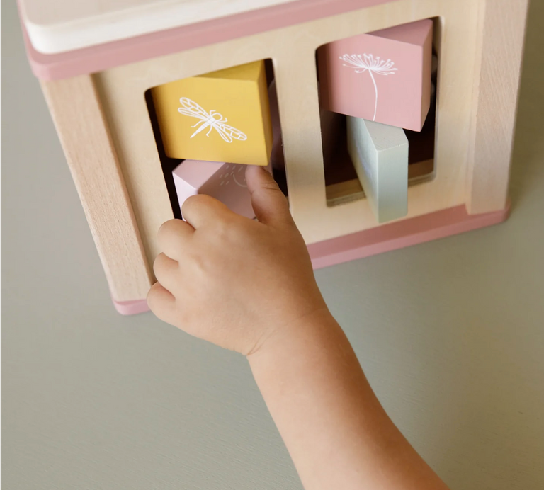 LITTLE DUTCH. Ξύλινος κύβος δραστηριοτήτων με προγραφή Flowers.