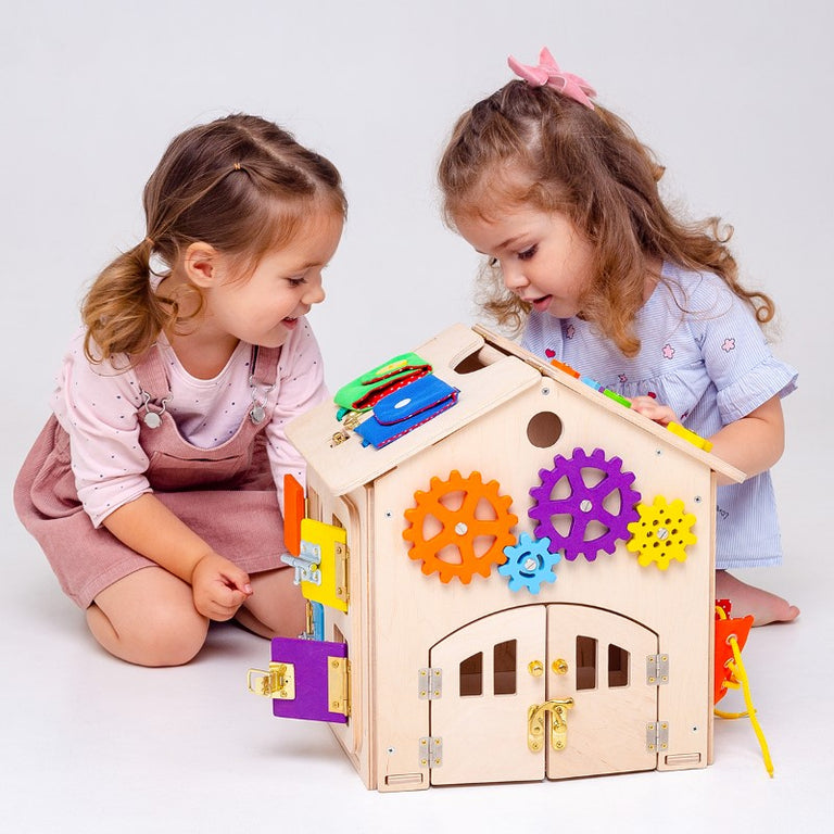 ROTER KAFER ΞΥΛΙΝΟ ΣΠΙΤΙ ΔΡΑΣΤΗΡΙΟΤΗΤΩΝ ΜΟΝΤΕΣΣΟΡΙ