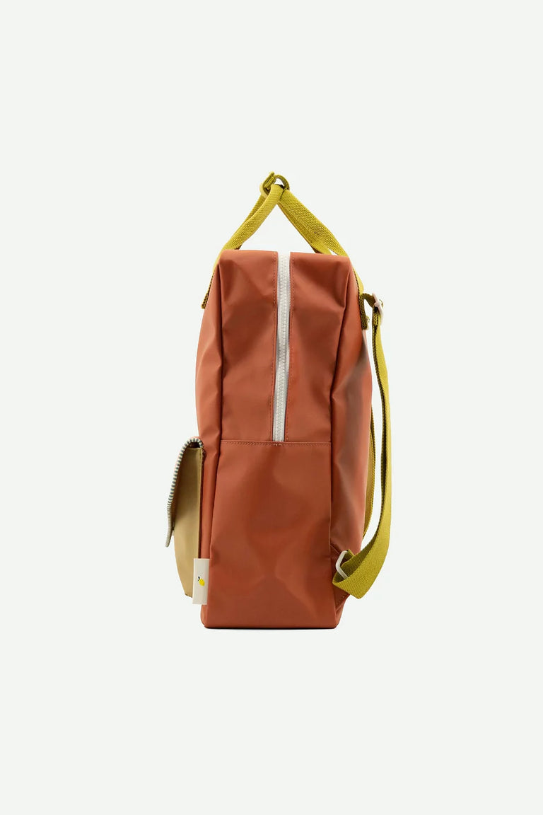 ΤΣΑΝΤΑ ΠΛΑΤΗΣ backpack large envelope collection lighthouse red