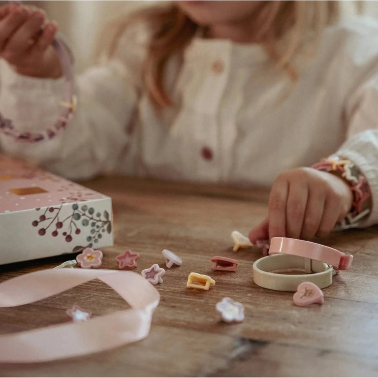 LITTLE DUTCH Ημερολόγιο αντίστροφης μέτρησης Χριστουγέννων με δωράκια