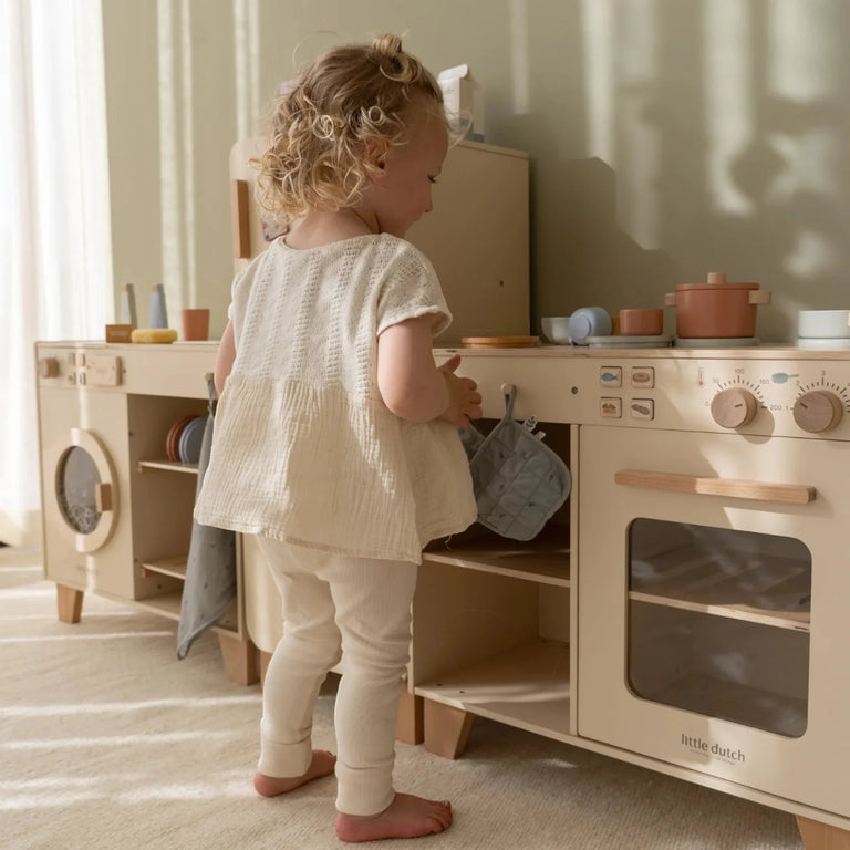 LITTLE DUTCH Ξύλινη παιδική κουζίνα FSC Limited Edition